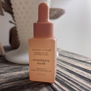 Sand + Fog Strawberry Musk Diffuser Fragrance Oil - Pink